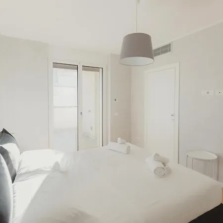 Gohost - Modern With Private Terrace Near Duomo *