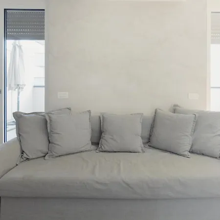 Appartement Gohost - Modern With Private Terrace Near Duomo Milaan