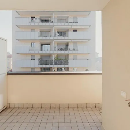 Gohost - Modern With Private Terrace Near Duomo * Милан